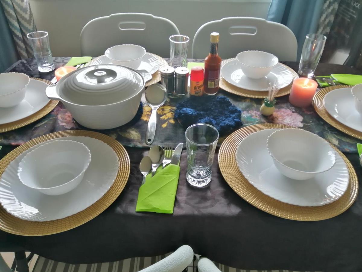 Birdville Bnb Guest House กาโบโรเน ภายนอก รูปภาพ