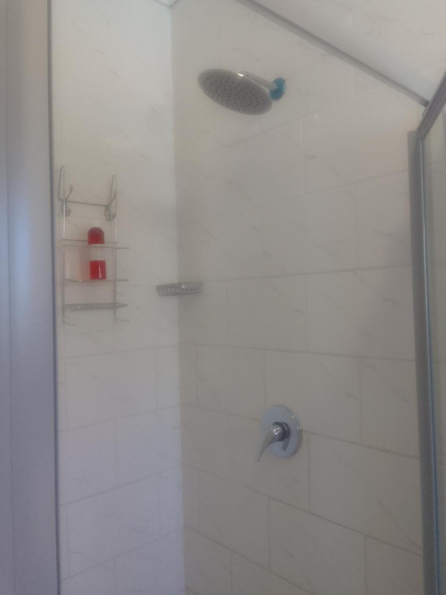 Birdville Bnb Guest House กาโบโรเน ภายนอก รูปภาพ