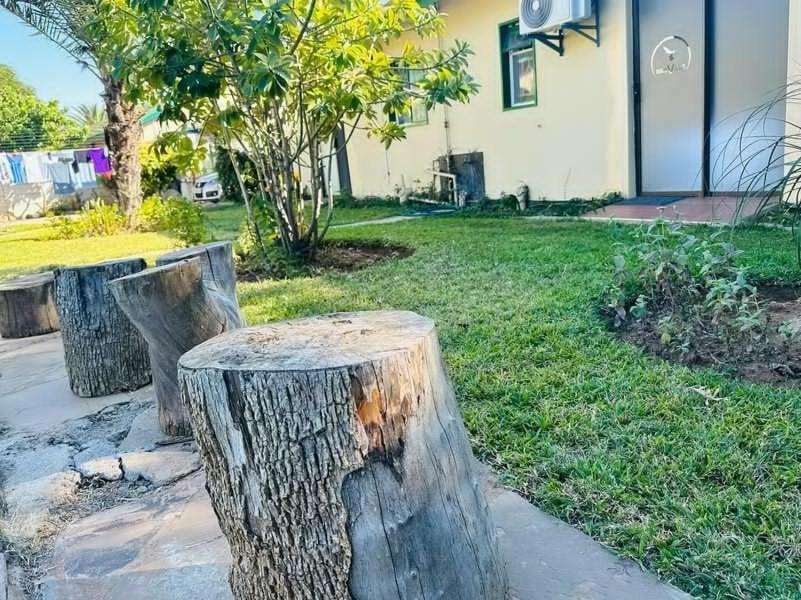 Birdville Bnb Guest House กาโบโรเน ภายนอก รูปภาพ