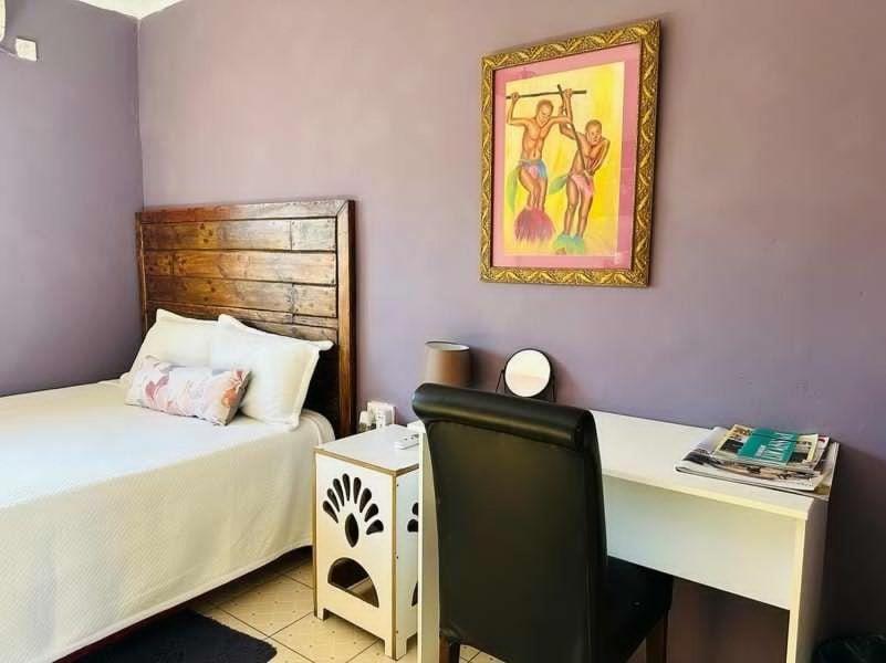 Birdville Bnb Guest House กาโบโรเน ภายนอก รูปภาพ