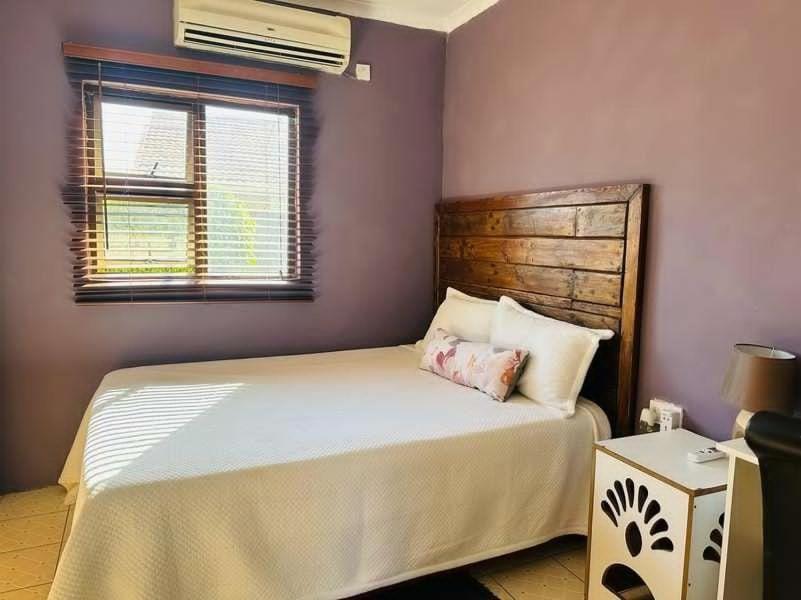 Birdville Bnb Guest House กาโบโรเน ภายนอก รูปภาพ